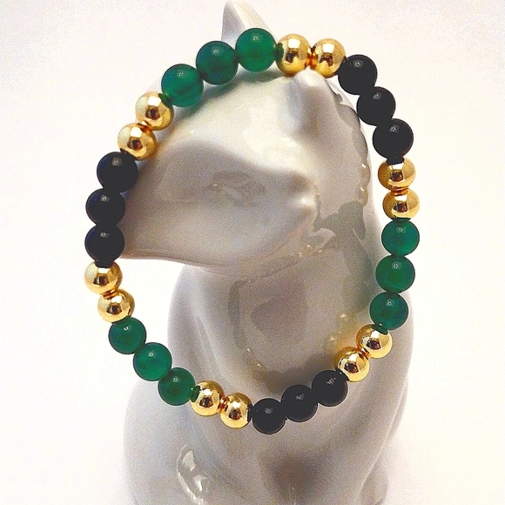 Bracelet. HOLLY-Z-TIK GEMS 7". Natural Jade & Onyx.
